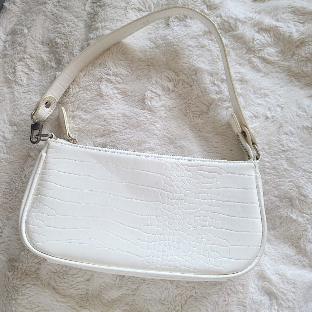white shoulder bag
